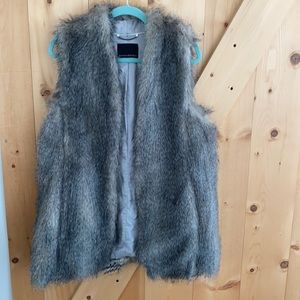 Faux fur Banana Republic vest